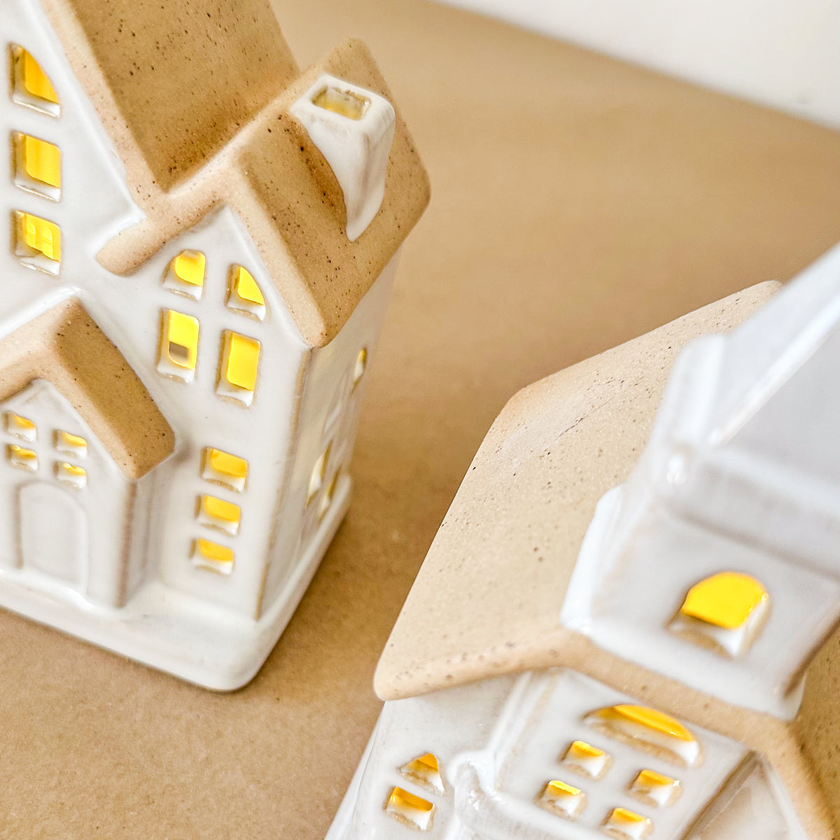 Set 3 Casitas Cerámica Bicolor con Luz Adorno Frank Home Chile