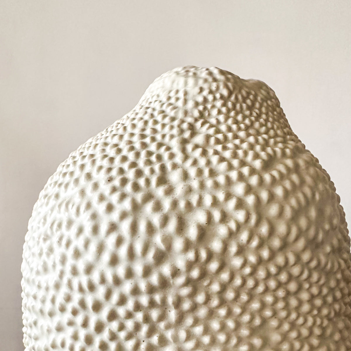 Jarrón Cerámica Irregular Textura 38 cm Florero Frank Home Chile