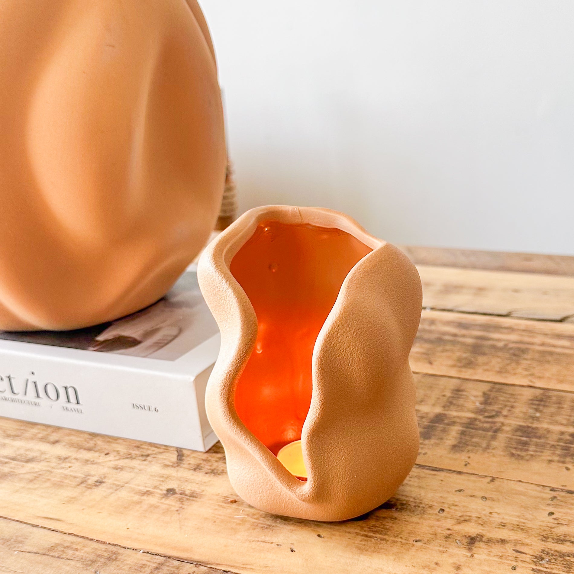 Porta Vela Ondas Cerámica 13cm - Diseño Orgánico Elegante Porta Vela Frank Home Chile