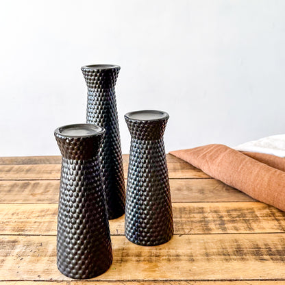 Set 3 Bases Porta Vela Cerámica Negra Textura - 25.5cm y 19cm Candelabro Frank Home Chile