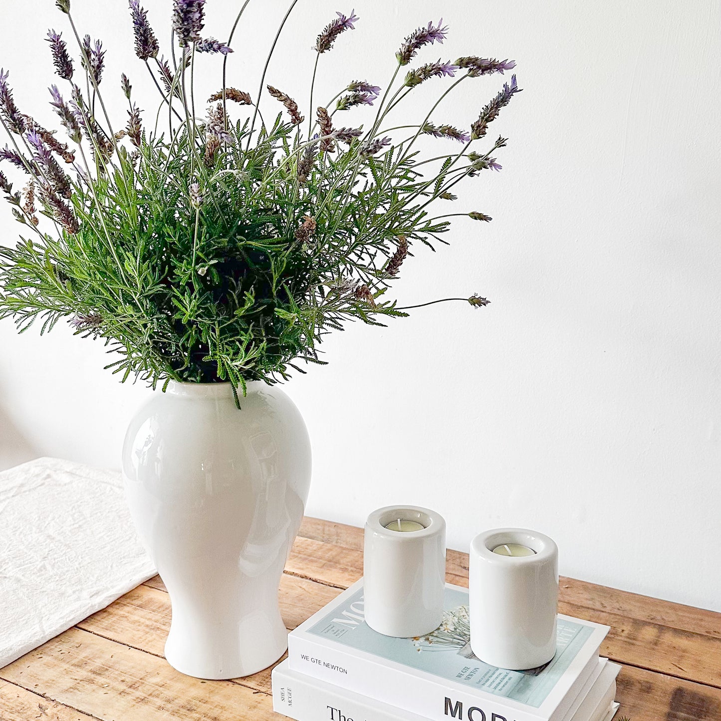 Floreros Anfora cerámica esmaltada blanco A Florero Frank Home Chile