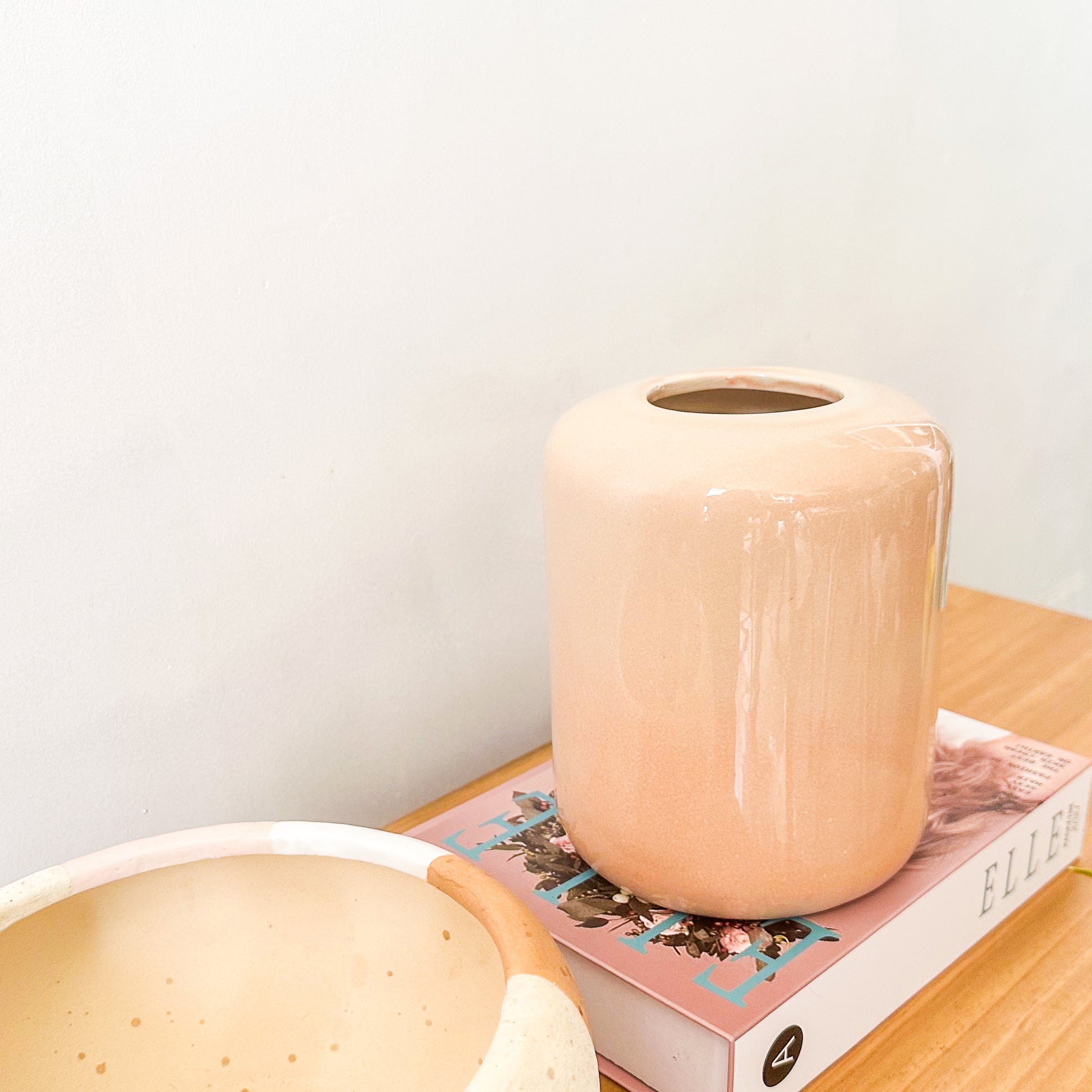 Florero Cerámica Esmaltada Rosa Pálido 16cm - Diseño Refinado Florero Frank Home Chile