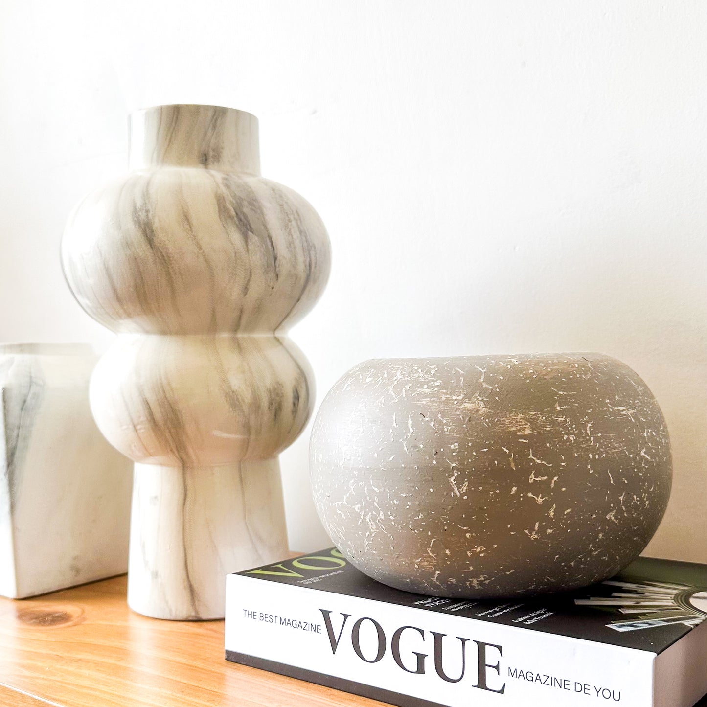 Florero Textura Mármol 30cm - Diseño Elegante Florero Frank Home Chile