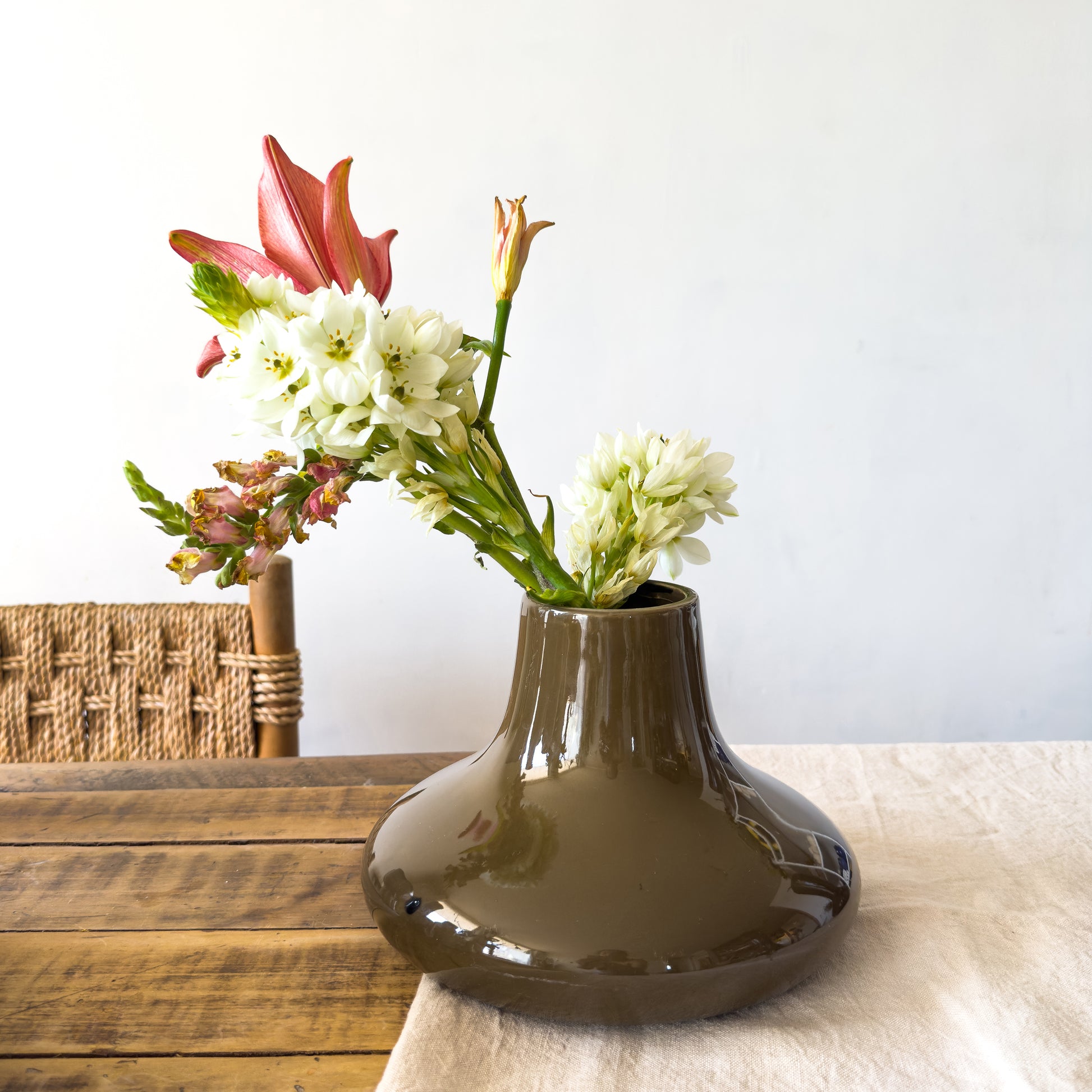 Florero Cerámica Café Moro Esmaltada - 3 Tamaños Disponibles Florero Frank Home Chile