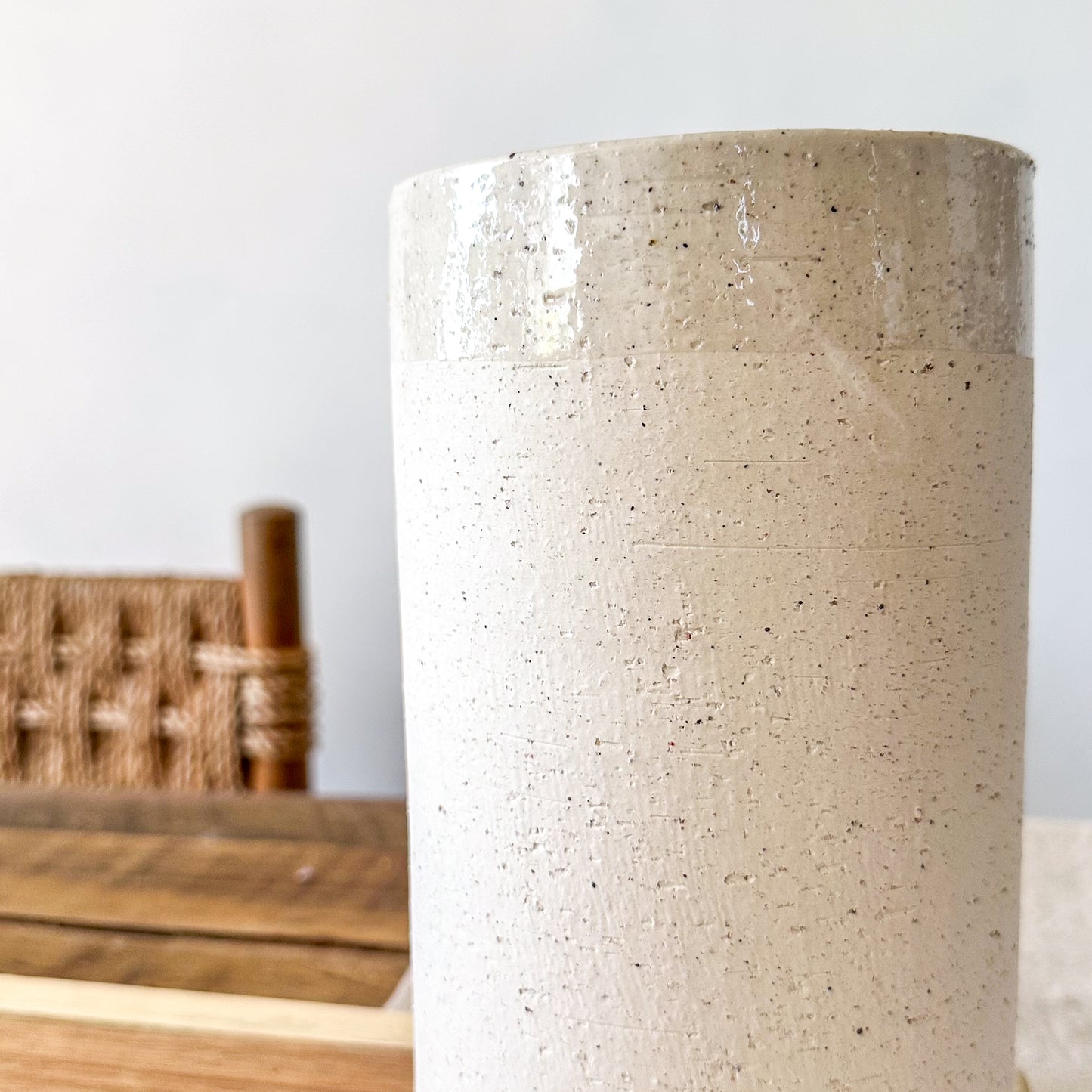 Florero Cerámica Texturada 20cm - Diseño Cilíndrico Refinado Florero Frank Home Chile