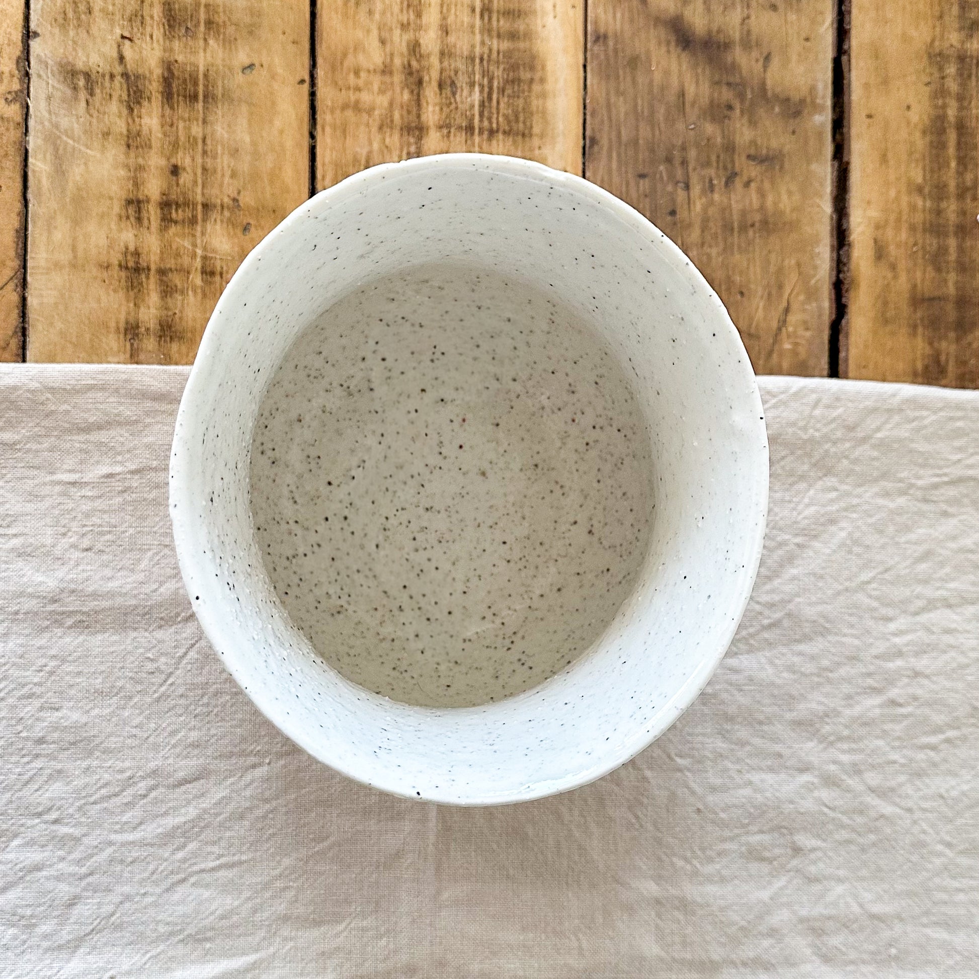 Florero Cerámica Texturizada 16cm - Diseño Ovalado Artesanal Florero Frank Home Chile