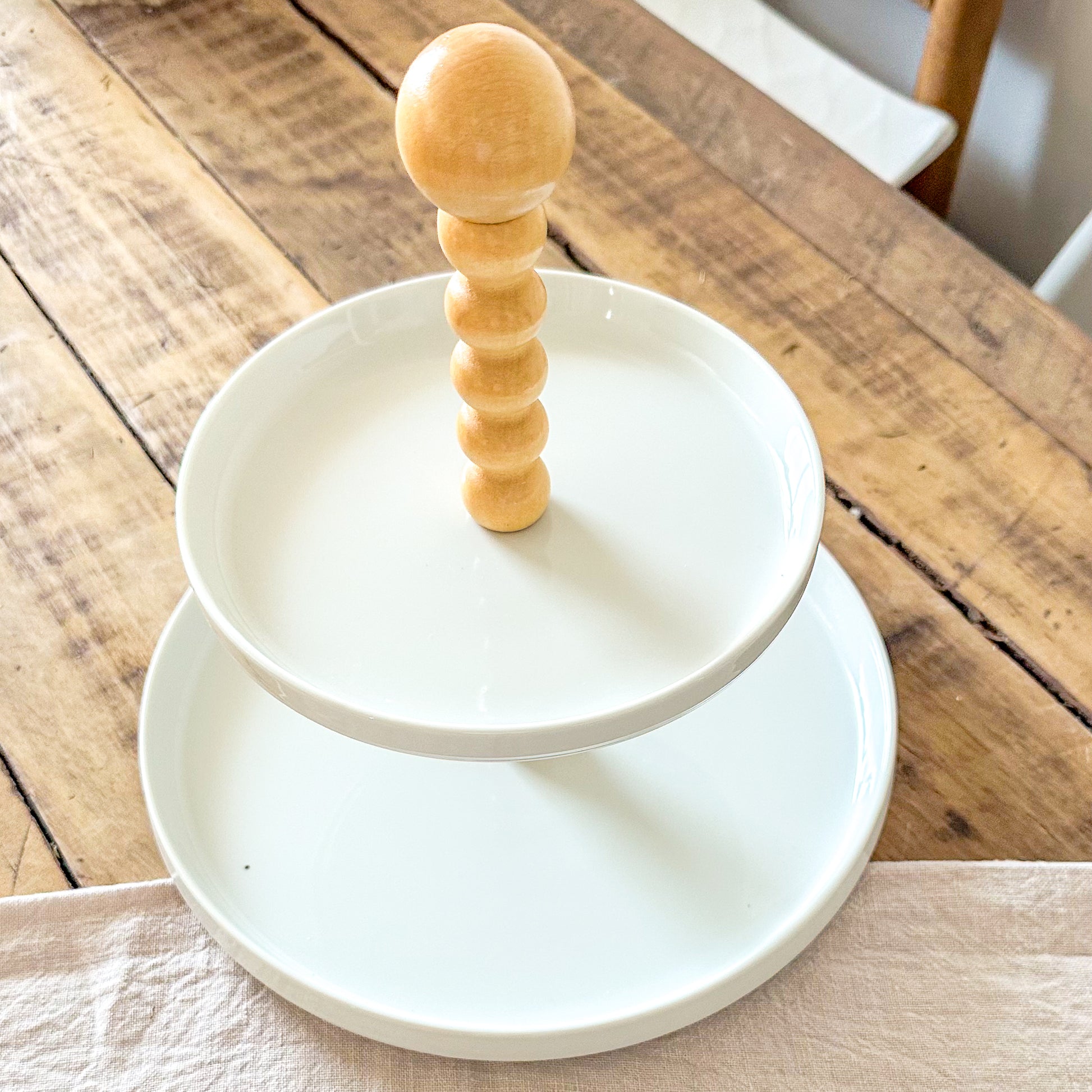 Bandeja Cerámica Blanca Dos Niveles 30cm - Diseño Elegante bandeja Frank Home Chile