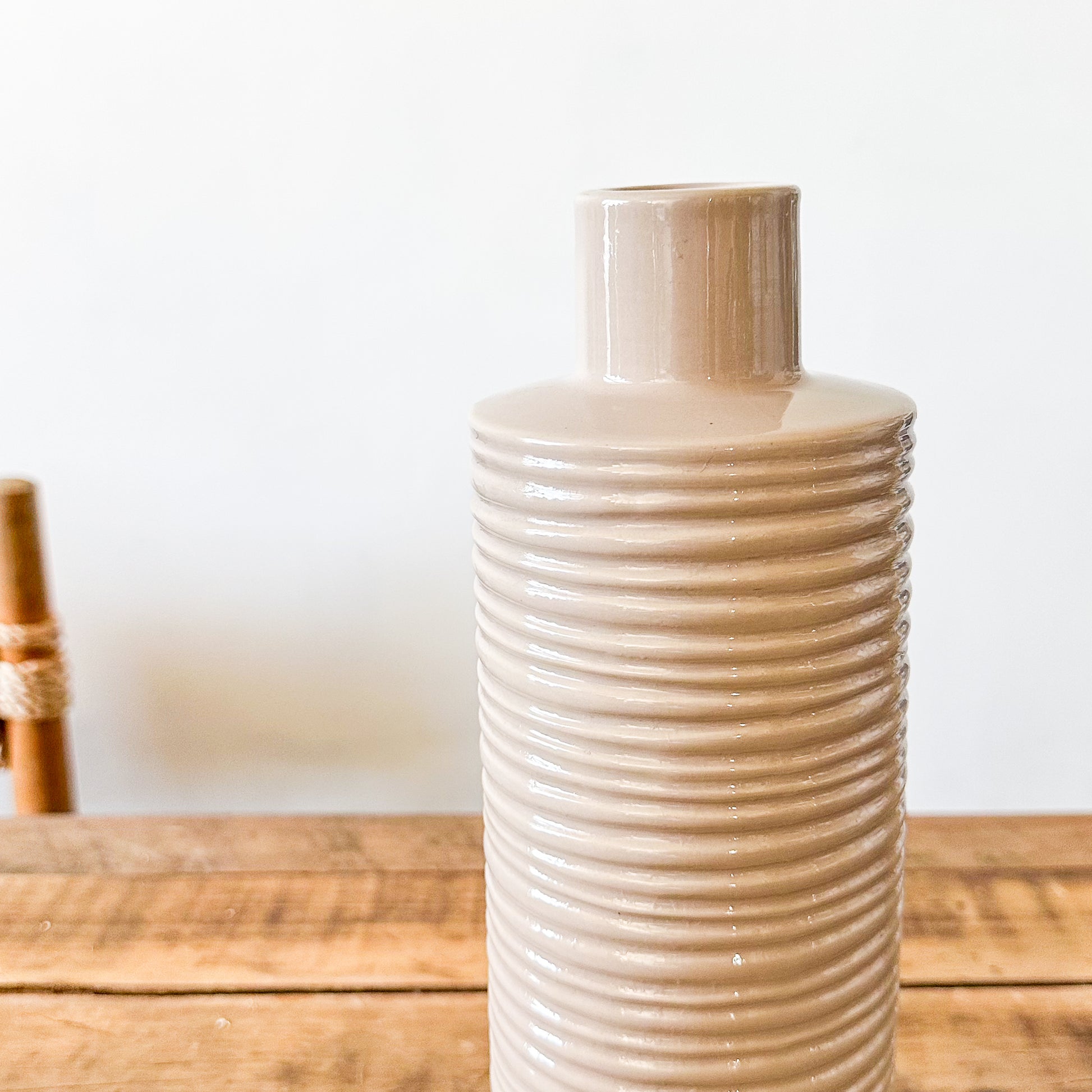 Florero Botella Cerámica Esmaltada Texturizado 31 cm - Espiral Florero Frank Home Chile