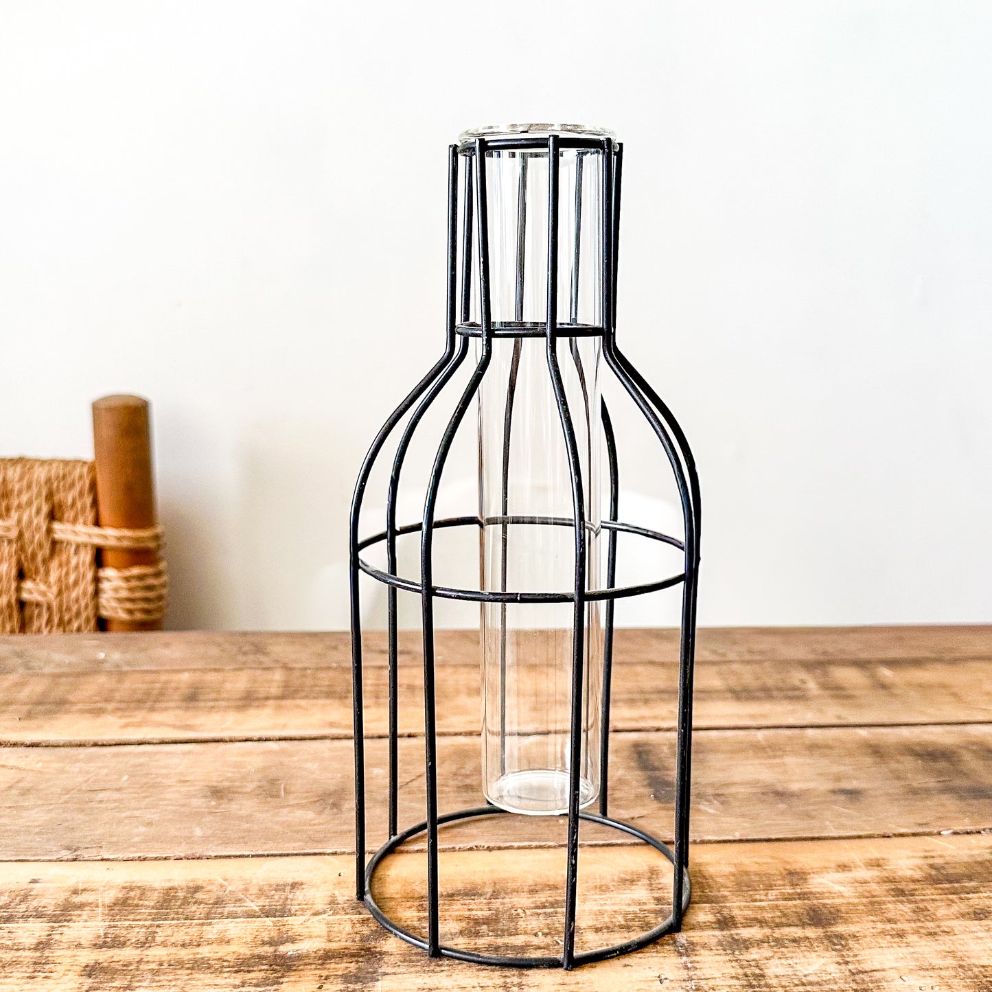 Florero Metálico con tubo de vidrio Florero Frank Home Chile