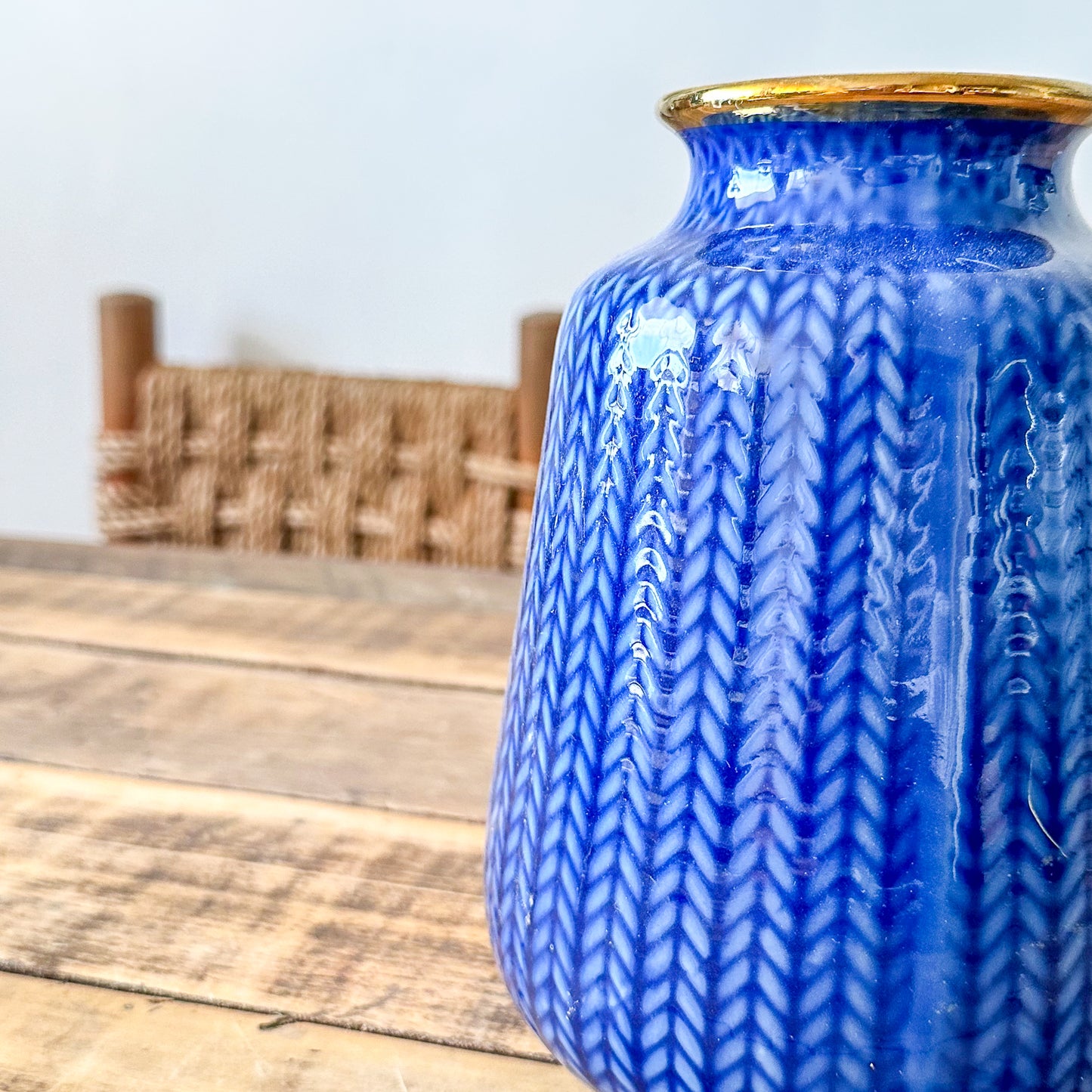 Florero Azul Borde Dorado 19cm - Diseño Espigas Florero Frank Home Chile