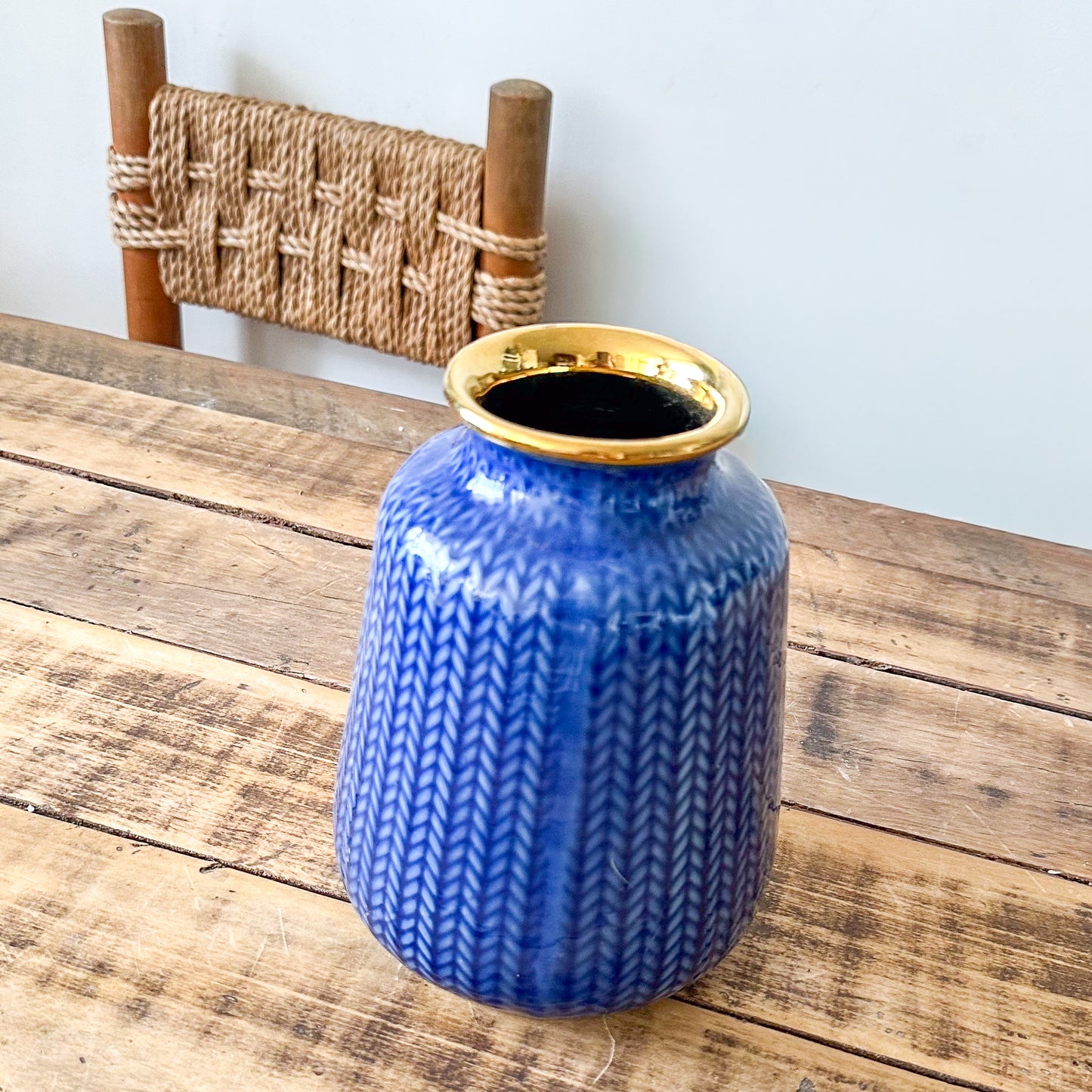 Florero Azul Borde Dorado 19cm - Diseño Espigas Florero Frank Home Chile