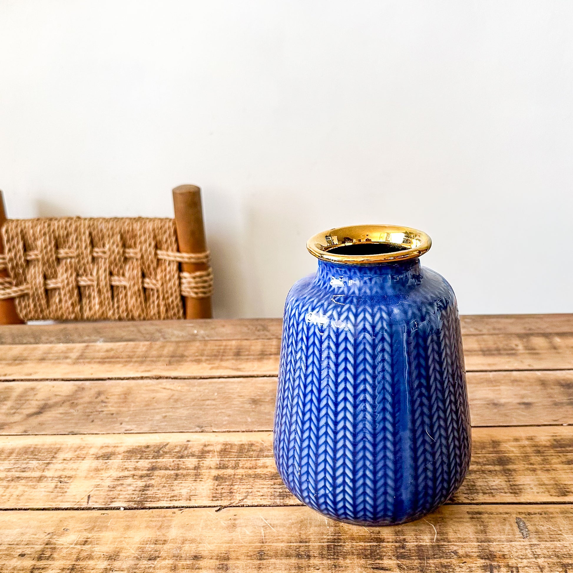 Florero Azul Borde Dorado 19cm - Diseño Espigas Florero Frank Home Chile