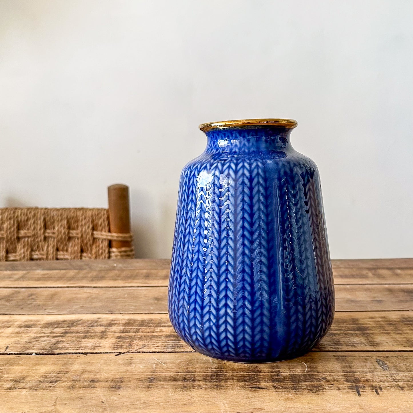 Florero Azul Borde Dorado 19cm - Diseño Espigas Florero Frank Home Chile