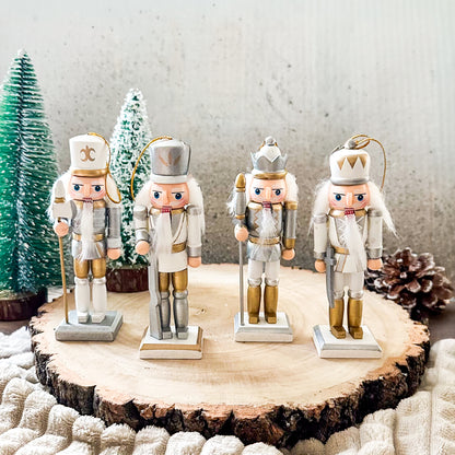 Set 4 Cascanueces Colgantes Navideños 13cm | Frank Home Blanco - Plateado - Dorado Adorno Frank Home Chile