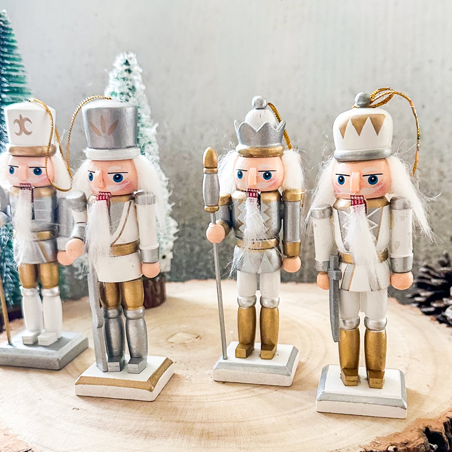 Set 4 Cascanueces Colgantes Navideños 13cm | Frank Home Adorno Frank Home Chile