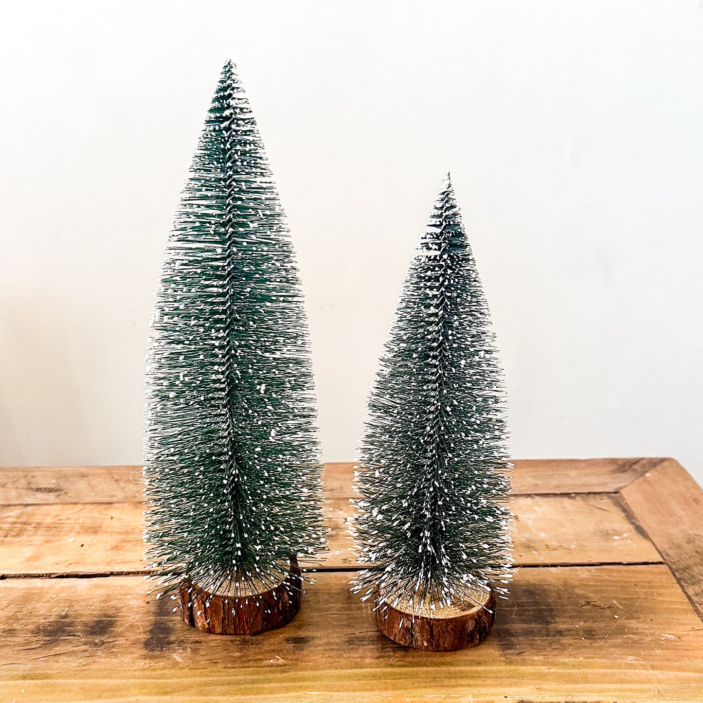 Set 2 Mini Árboles de Navidad 27cm y 21cm - Decoración Festiva Premium Adorno Frank Home Chile