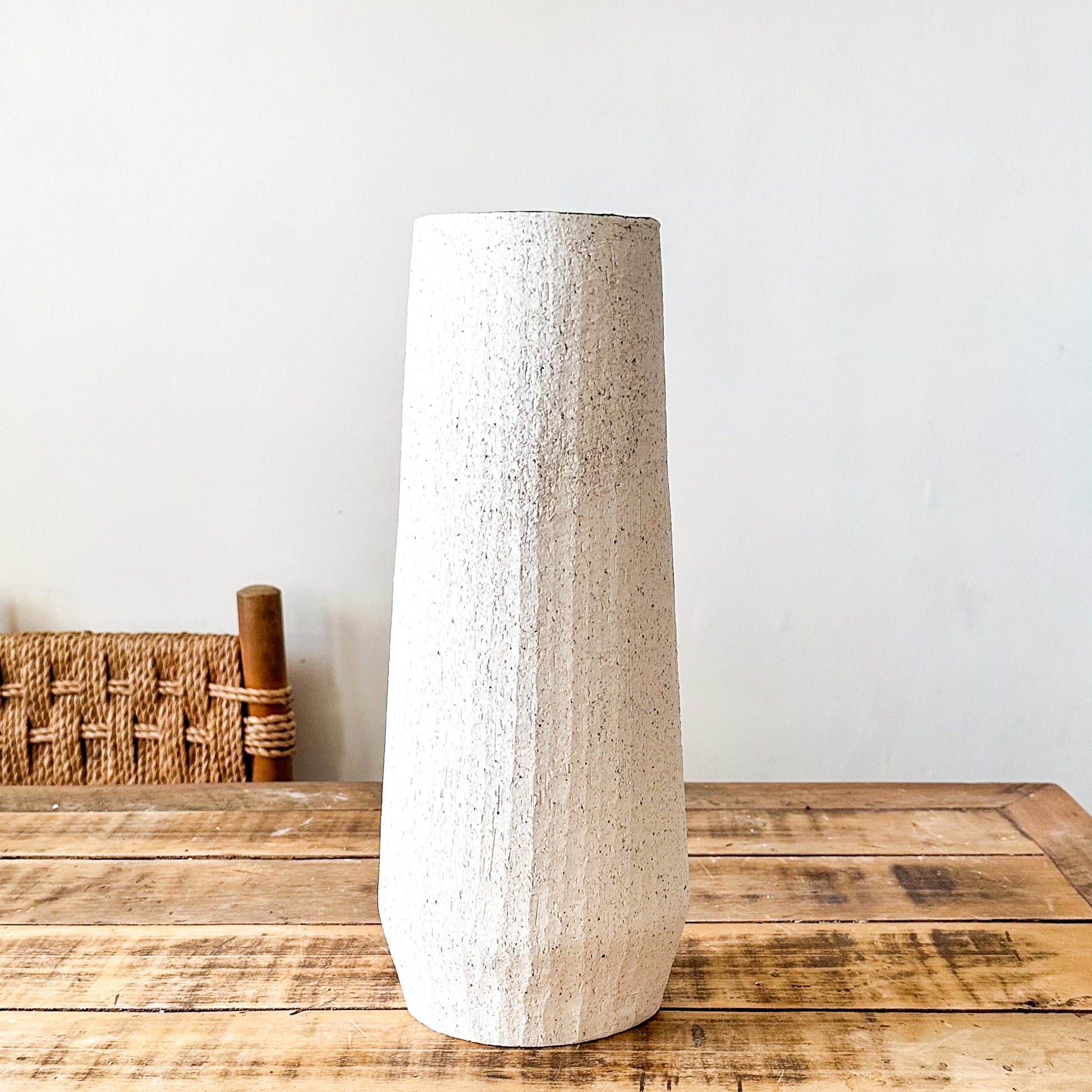 Florero Cerámica Blanca Texturada Interior Esmaltado Azul - 39 cm Florero Frank Home Chile