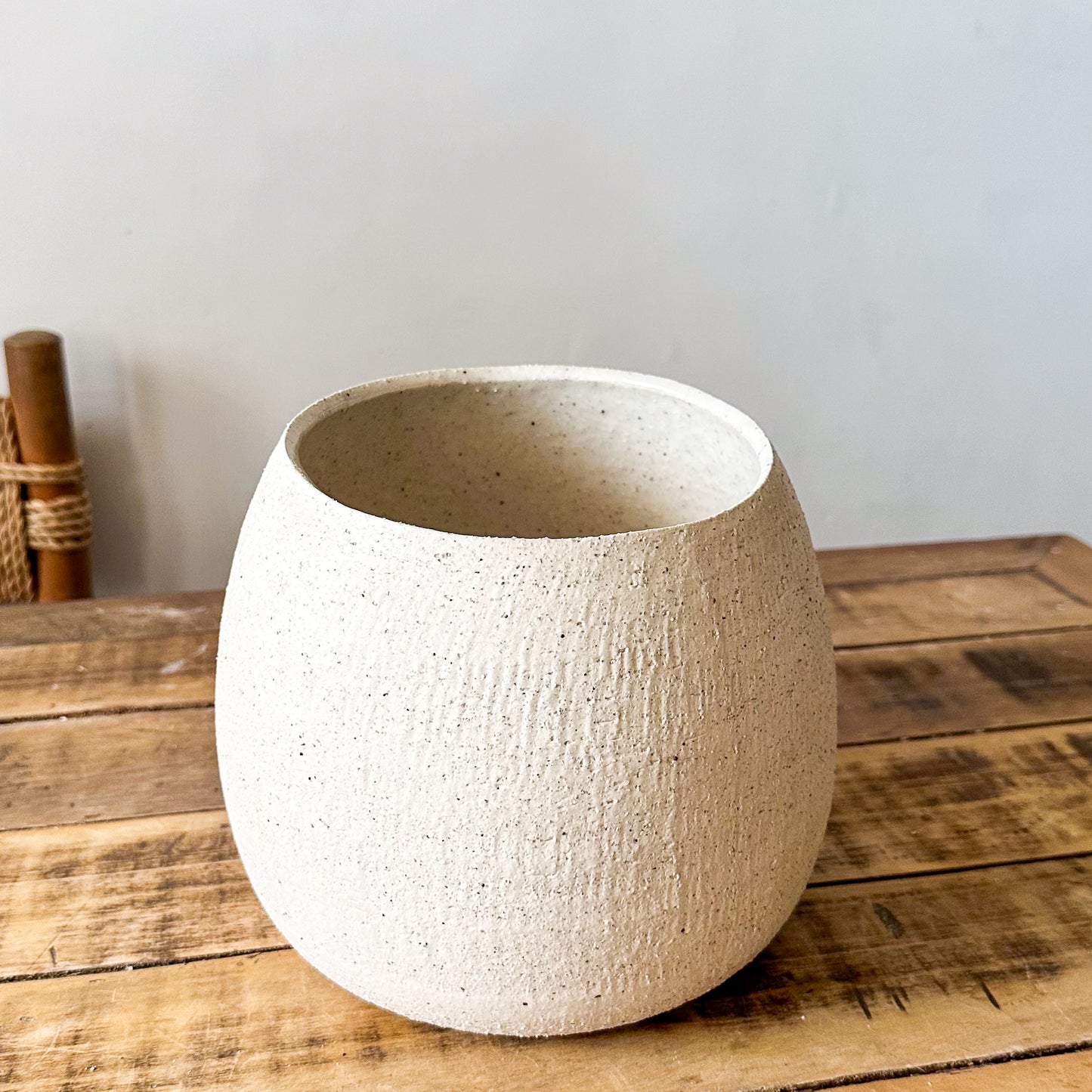 Porta Macetero Cerámica Rústica 20cm - Acabado Artesanal Porta Macetero Frank Home Chile
