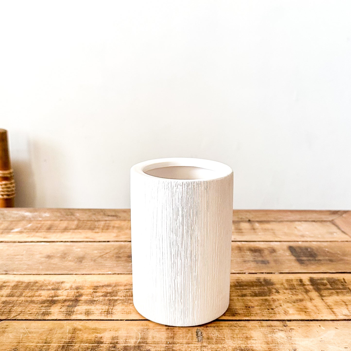 Jarrón Cilíndrico Cerámica Texturada Blanco 15cm - Diseño Minimalista Florero Frank Home Chile