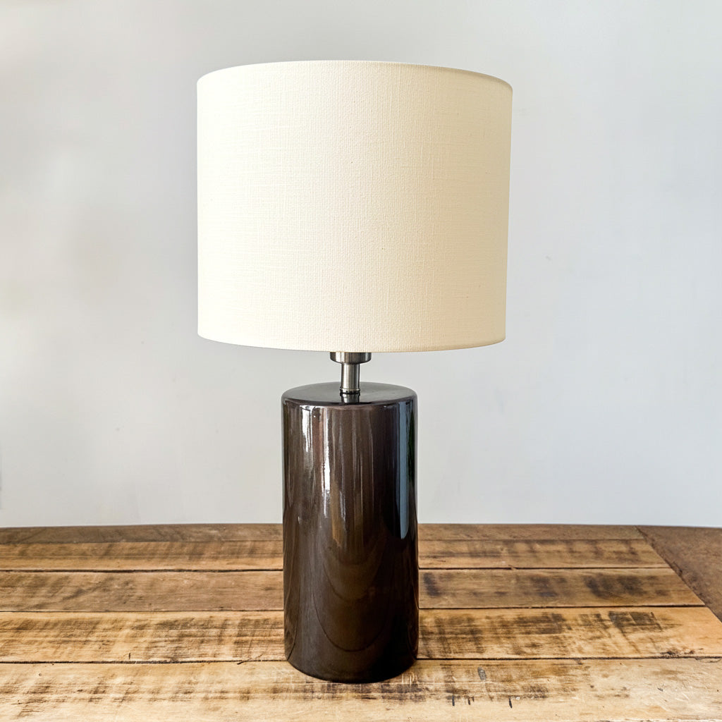 Lámpara Cerámica Esmaltada Moro - Pantalla Cilíndrica -Preventa - Entregas a partir 30 junio 2026 Lampara de mesa Frank Home Chile