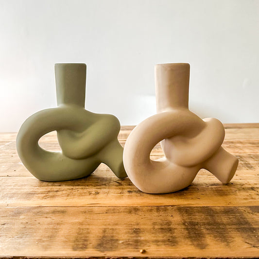 Florero nudo cerámica verde musgo