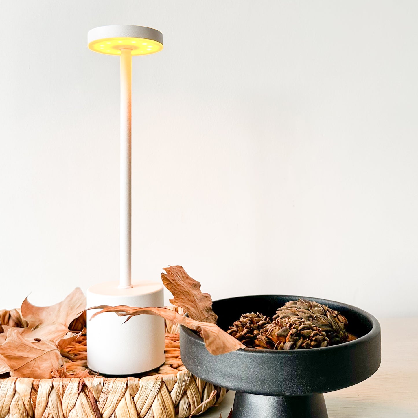 Lámpara led recargable Lampara de mesa y escritorio Frank Home Chile