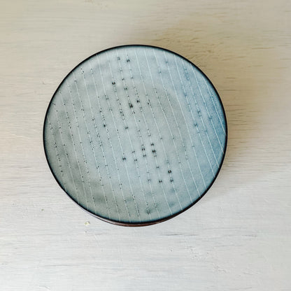 Plato rústico destonalizado líneas cerámica Plato Frank Home Chile