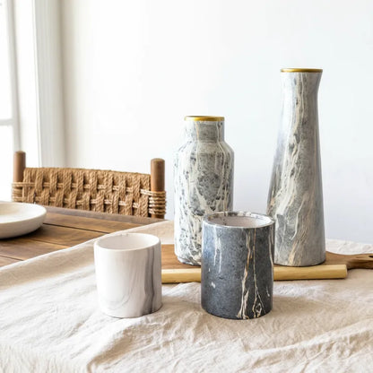 Florero textura mármol ribete dorado Florero Frank Home Chile