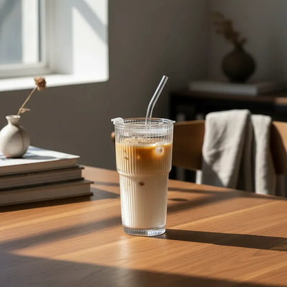 Vaso de vidrio acanalado 600 ml con bombilla Vasos Frank Home Chile